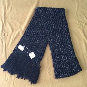 NWT Olive Street Black Scarf